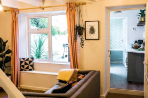 Stylish cottage in the heart of town